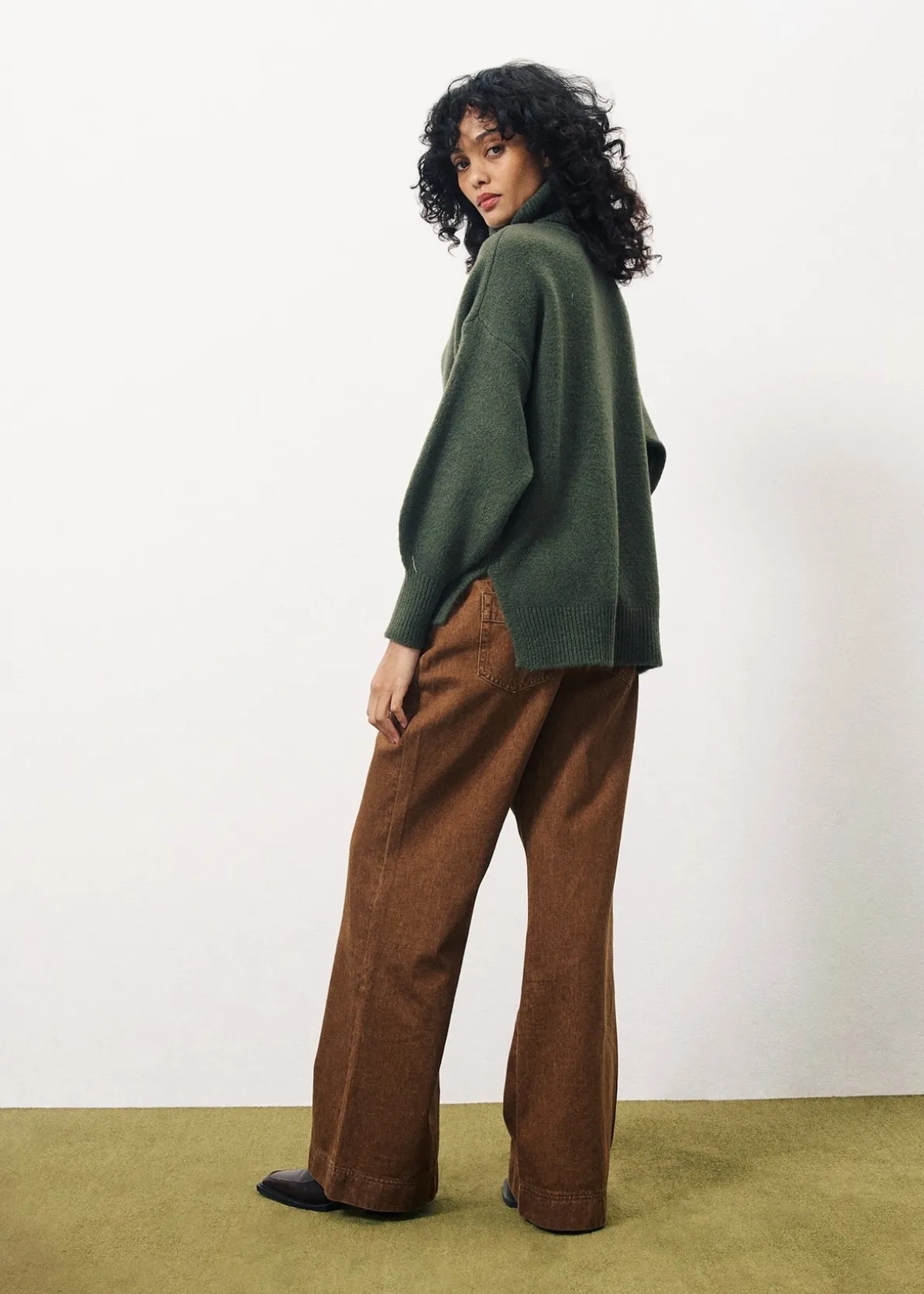 ARIETTE Green Sweater