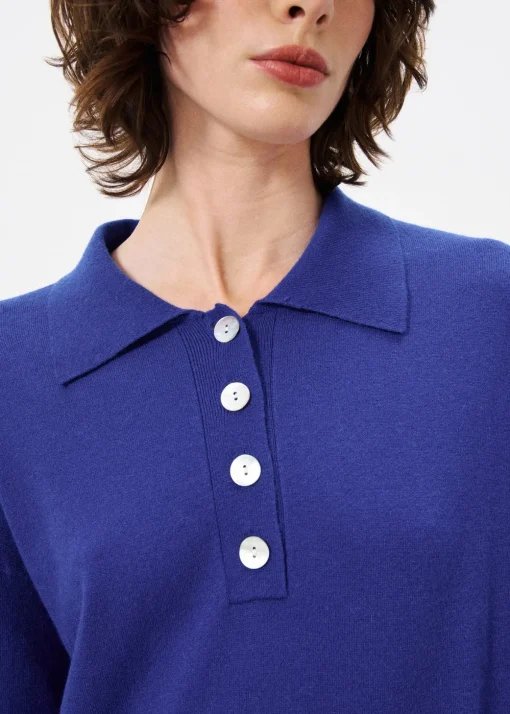 NESLIE Blue Sweater